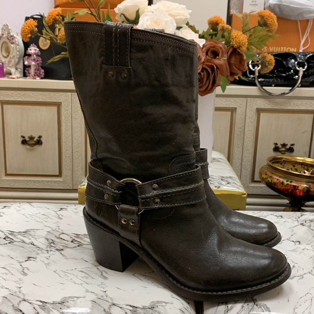 Frye Brown Heeled Boot Size 9.5 B Heel Height 2.75”